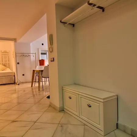 Altair 11 Apartment *